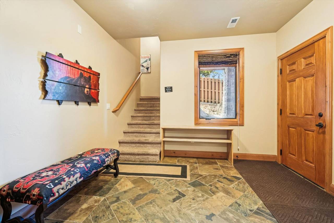 Entry - Lofty Fox Villa - Breckenridge Vacation Rental Entry - Lofty Fox Villa - Breckenridge Vacation Rental