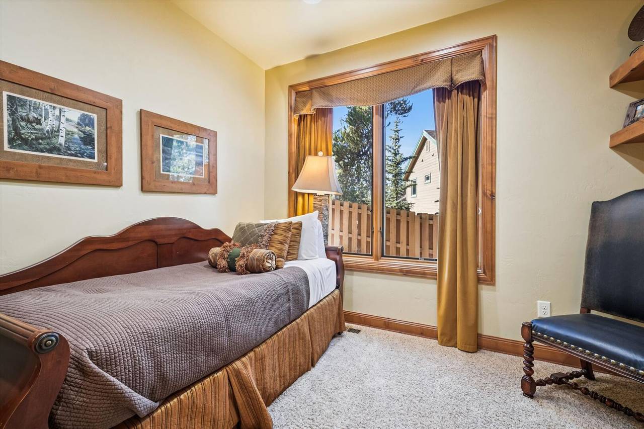 Den - Lofty Fox Villa - Breckenridge Vacation Rental Den - Lofty Fox Villa - Breckenridge Vacation Rental