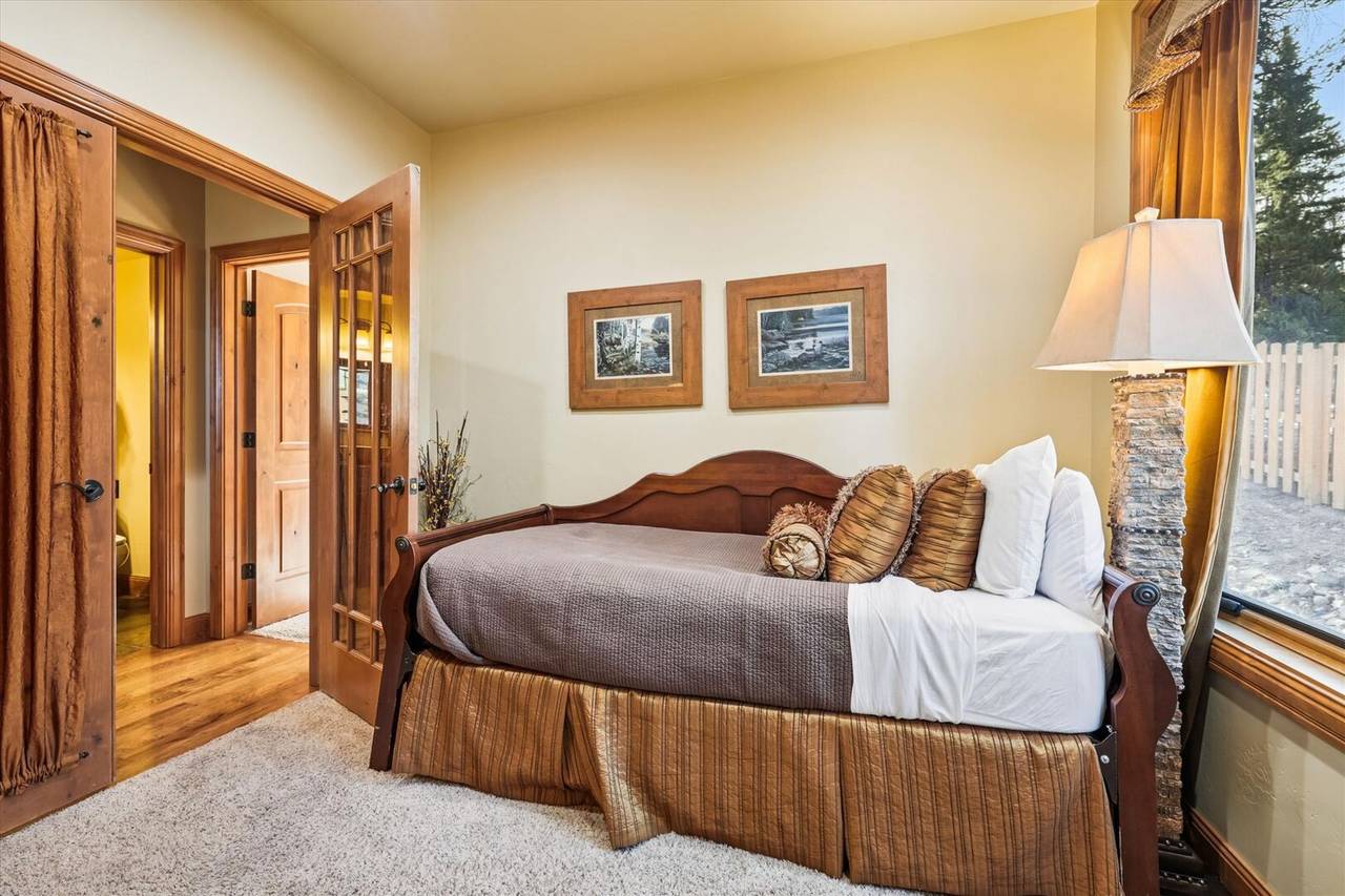 Den - Lofty Fox Villa - Breckenridge Vacation Rental Den - Lofty Fox Villa - Breckenridge Vacation Rental