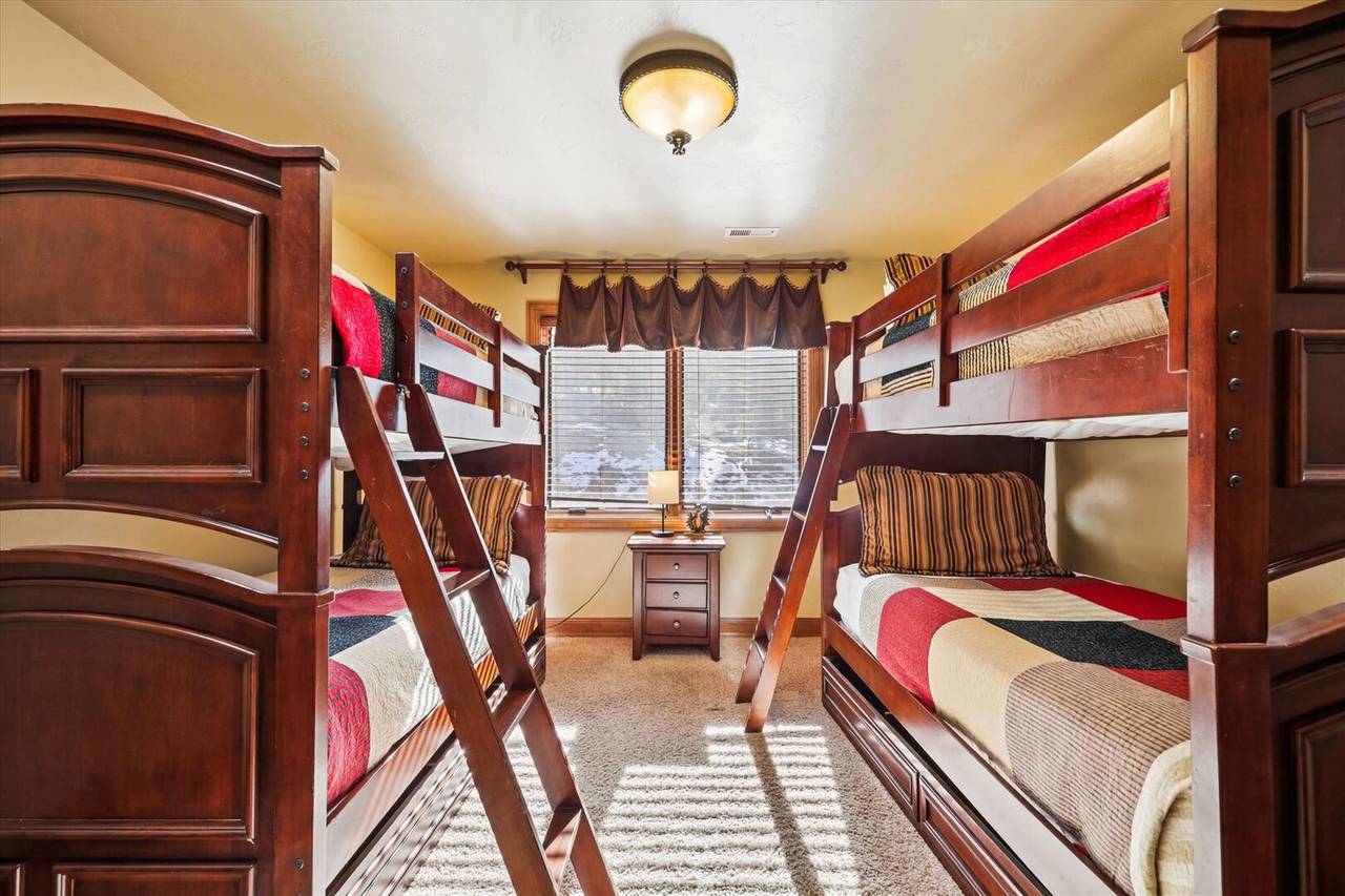 Bedroom - Lofty Fox Villa - Breckenridge Vacation Rental Bedroom - Lofty Fox Villa - Breckenridge Vacation Rental