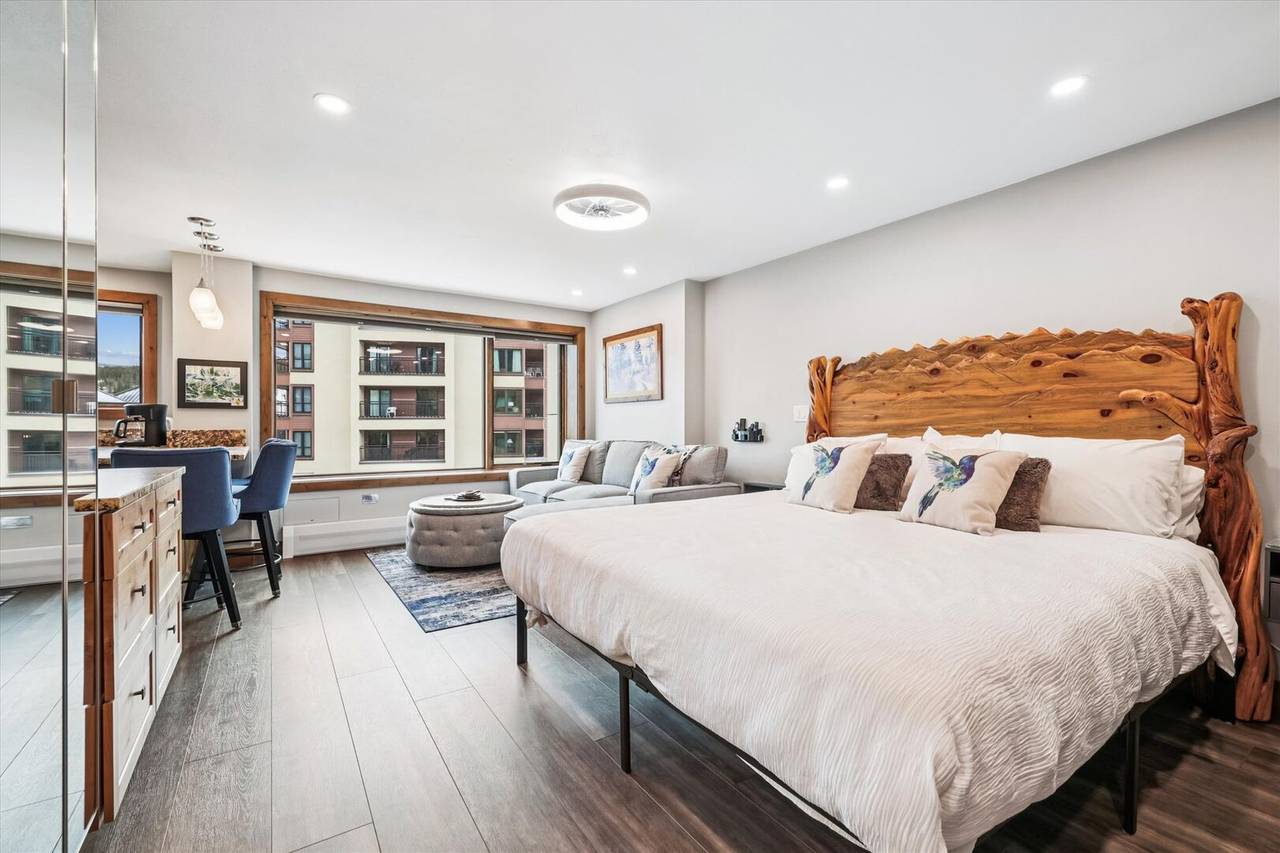 Bed, Village at Breckenridge Peak 9 Inn, Liftside 403, Breckenridge Vacation Rental Bed, Village at Breckenridge Peak 9 Inn, Liftside 403, Breckenridge Vacation Rental