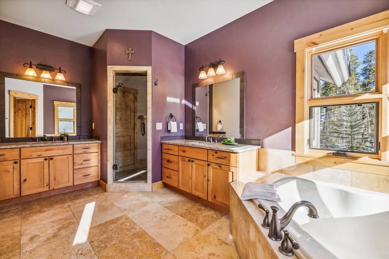 Bathroom - Lone Hand Lodge - Breckenridge Vacation Rental Bathroom - Lone Hand Lodge - Breckenridge Vacation Rental