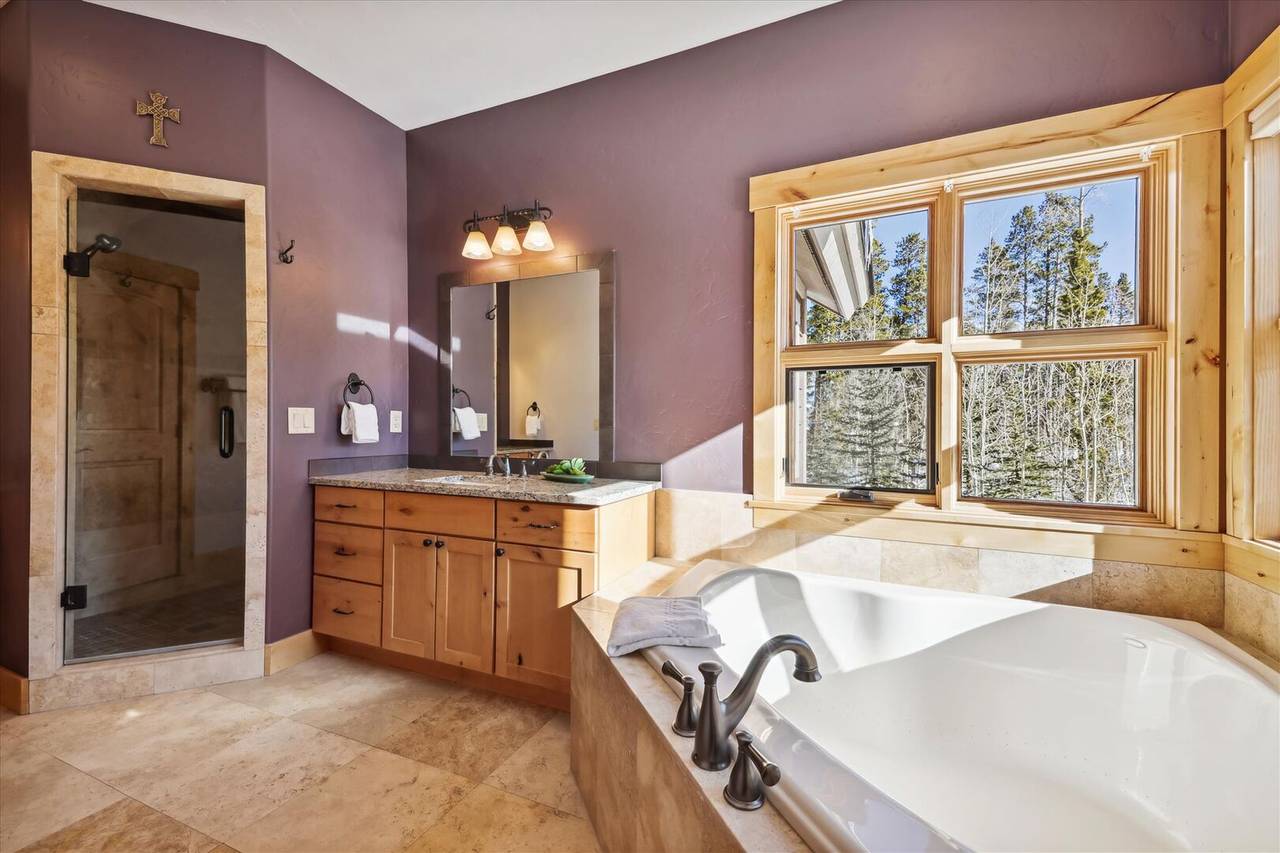 Bathroom - Lone Hand Lodge - Breckenridge Vacation Rental Bathroom - Lone Hand Lodge - Breckenridge Vacation Rental
