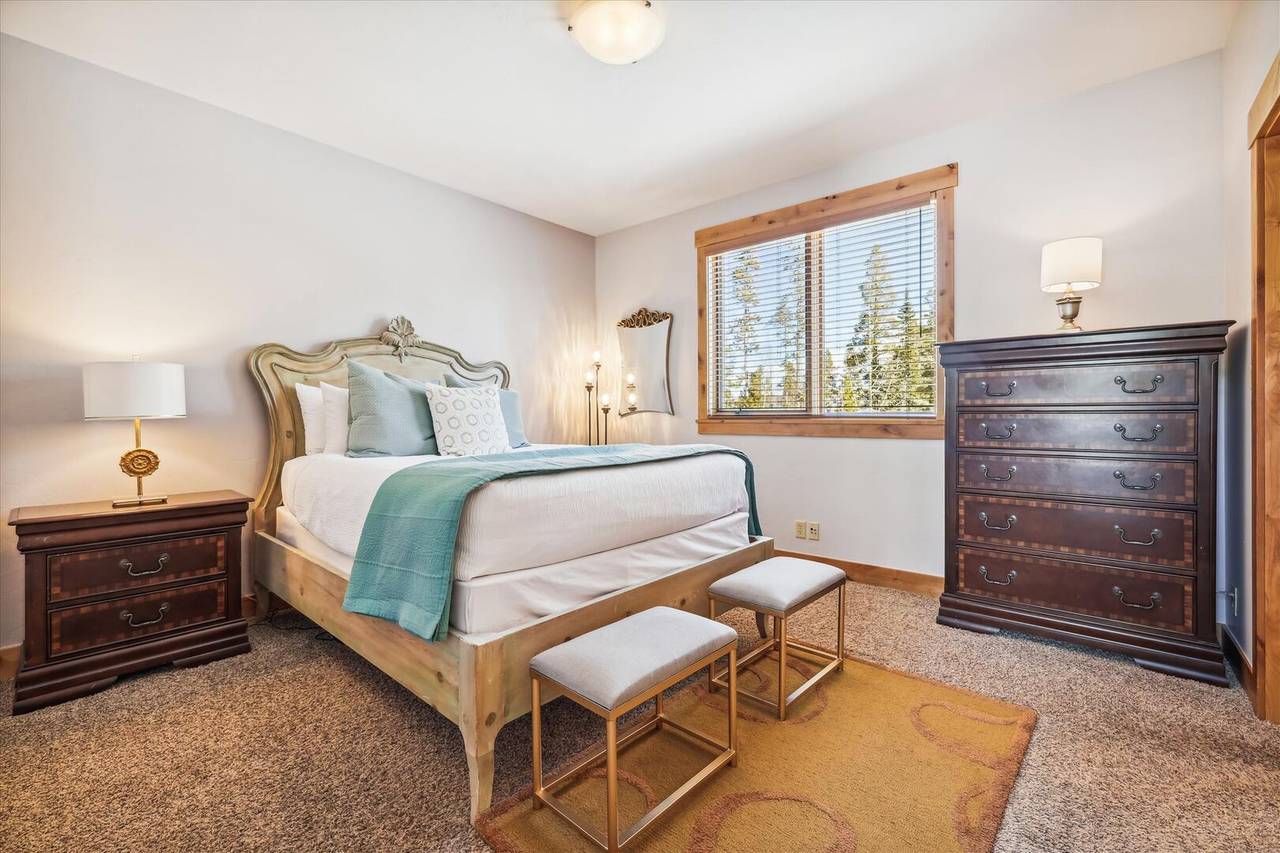 Bedroom - Lone Hand Lodge - Breckenridge Vacation Rental Bedroom - Lone Hand Lodge - Breckenridge Vacation Rental