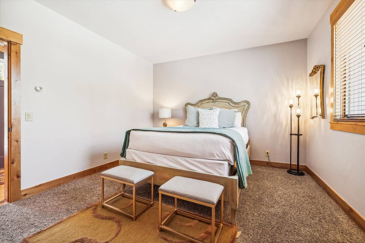 Bedroom - Lone Hand Lodge - Breckenridge Vacation Rental Bedroom - Lone Hand Lodge - Breckenridge Vacation Rental