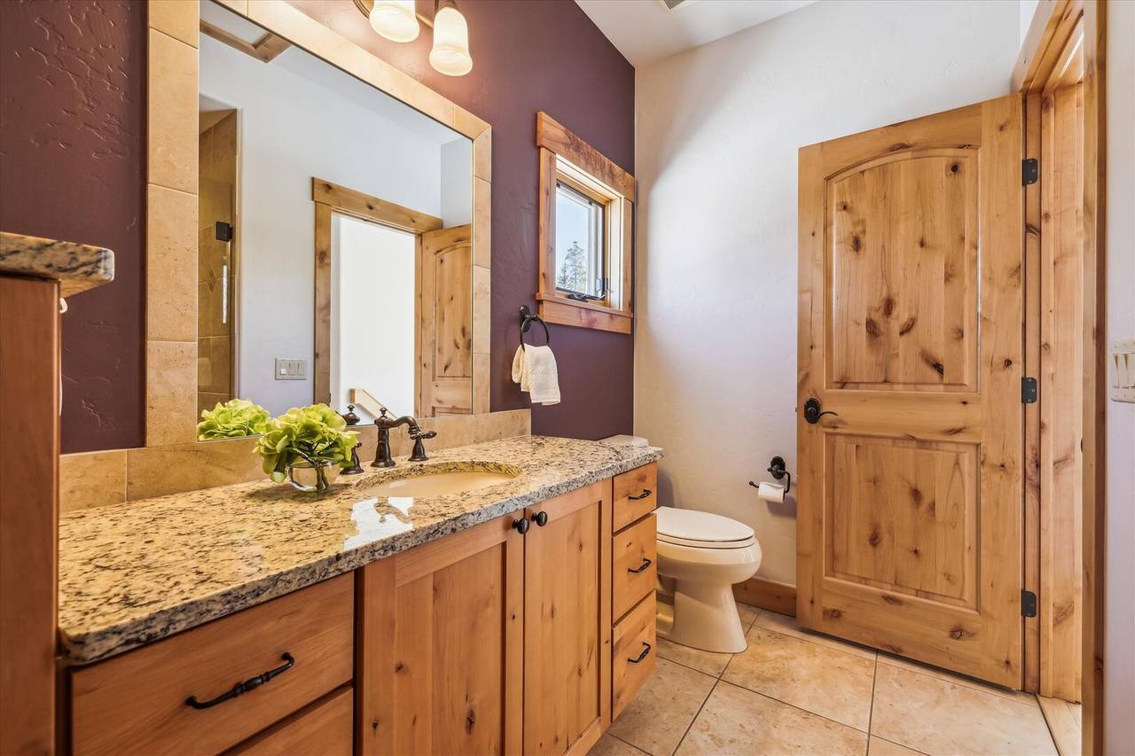 Bathroom - Lone Hand Lodge - Breckenridge Vacation Rental Bathroom - Lone Hand Lodge - Breckenridge Vacation Rental