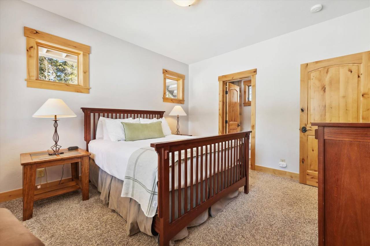 Bedroom - Lone Hand Lodge - Breckenridge Vacation Rental Bedroom - Lone Hand Lodge - Breckenridge Vacation Rental