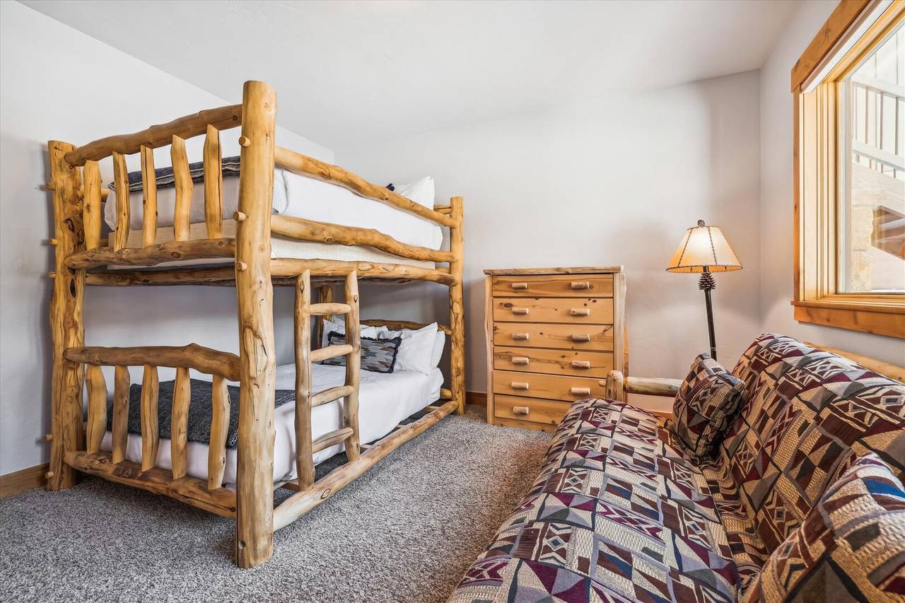 Bedroom - Lone Hand Lodge - Breckenridge Vacation Rental Bedroom - Lone Hand Lodge - Breckenridge Vacation Rental