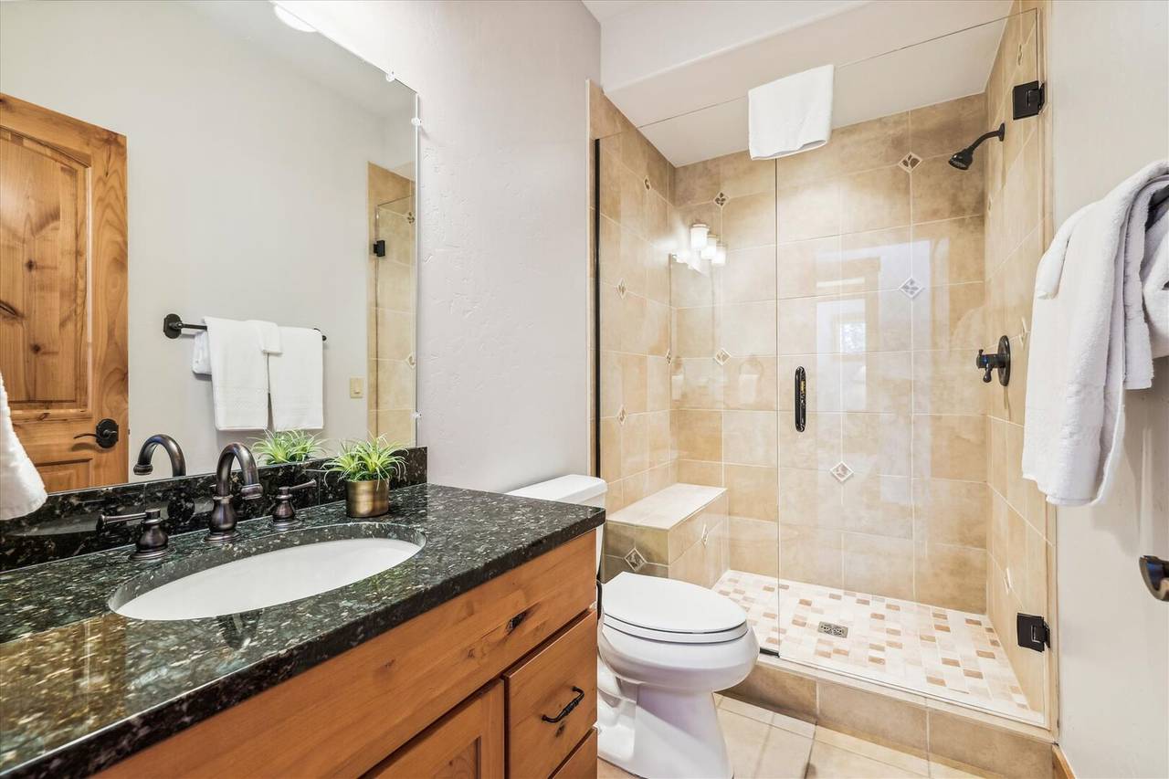 Bathroom - Lone Hand Lodge - Breckenridge Vacation Rental Bathroom - Lone Hand Lodge - Breckenridge Vacation Rental