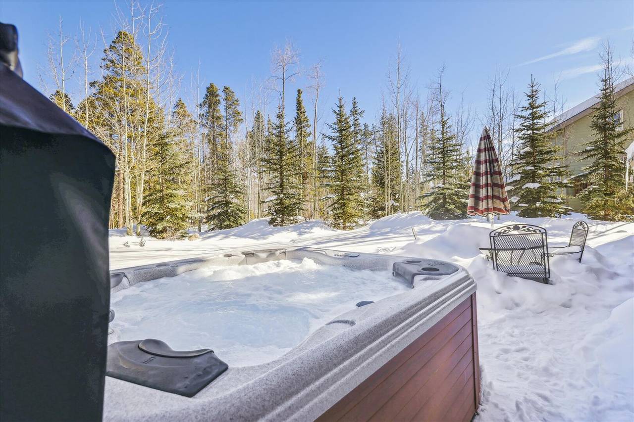 Hot Tub - Lone Hand Lodge - Breckenridge Vacation Rental Hot Tub - Lone Hand Lodge - Breckenridge Vacation Rental