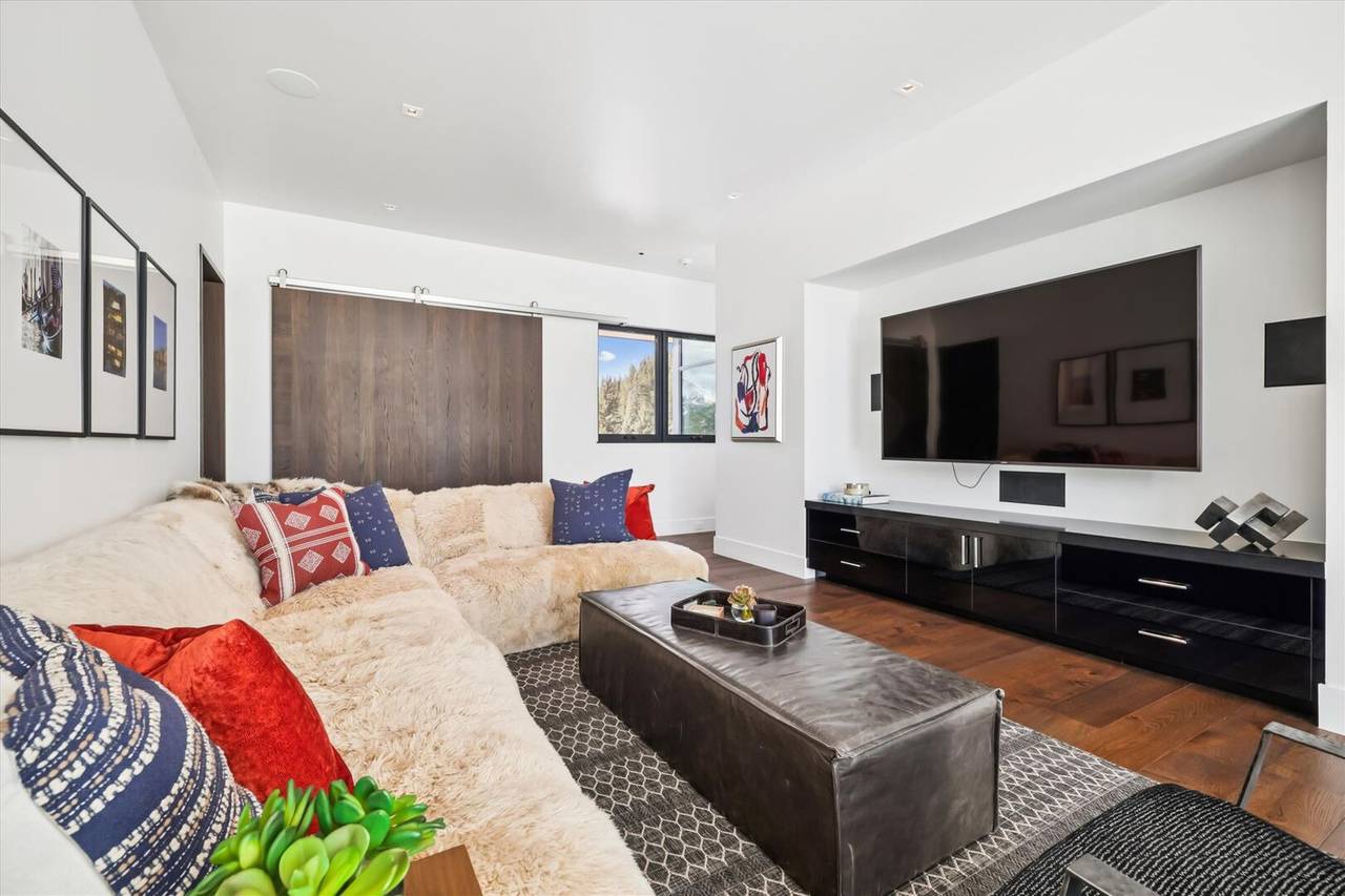 Upstairs Living Area - Villa Amara - Breckenridge Vacation Rental Upstairs Living Area - Villa Amara - Breckenridge Vacation Rental