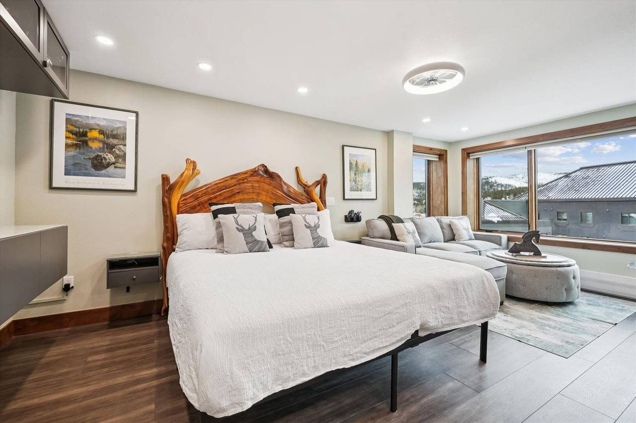 Bed, Village at Breckenridge Peak 9 Inn, Liftside 402, Breckenridge Vacation Rental Bed, Village at Breckenridge Peak 9 Inn, Liftside 402, Breckenridge Vacation Rental