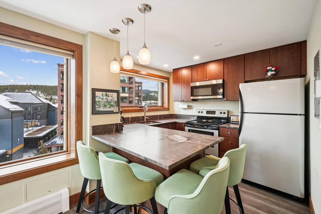 Kitchen, Village at Breckenridge Peak 9 Inn, Liftside 402, Breckenridge Vacation Rental Kitchen, Village at Breckenridge Peak 9 Inn, Liftside 402, Breckenridge Vacation Rental