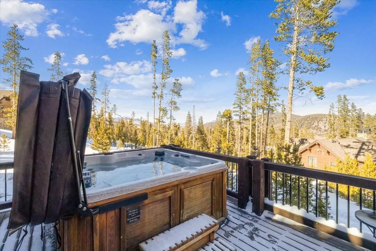 Hot Tub - Highlands Hideaway - Breckenridge Vacation Rental Hot Tub - Highlands Hideaway - Breckenridge Vacation Rental