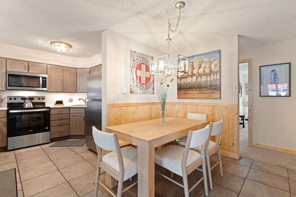 Dining Area - Pine Ridge 15A - Breckenridge Vacation Rental Dining Area - Pine Ridge 15A - Breckenridge Vacation Rental