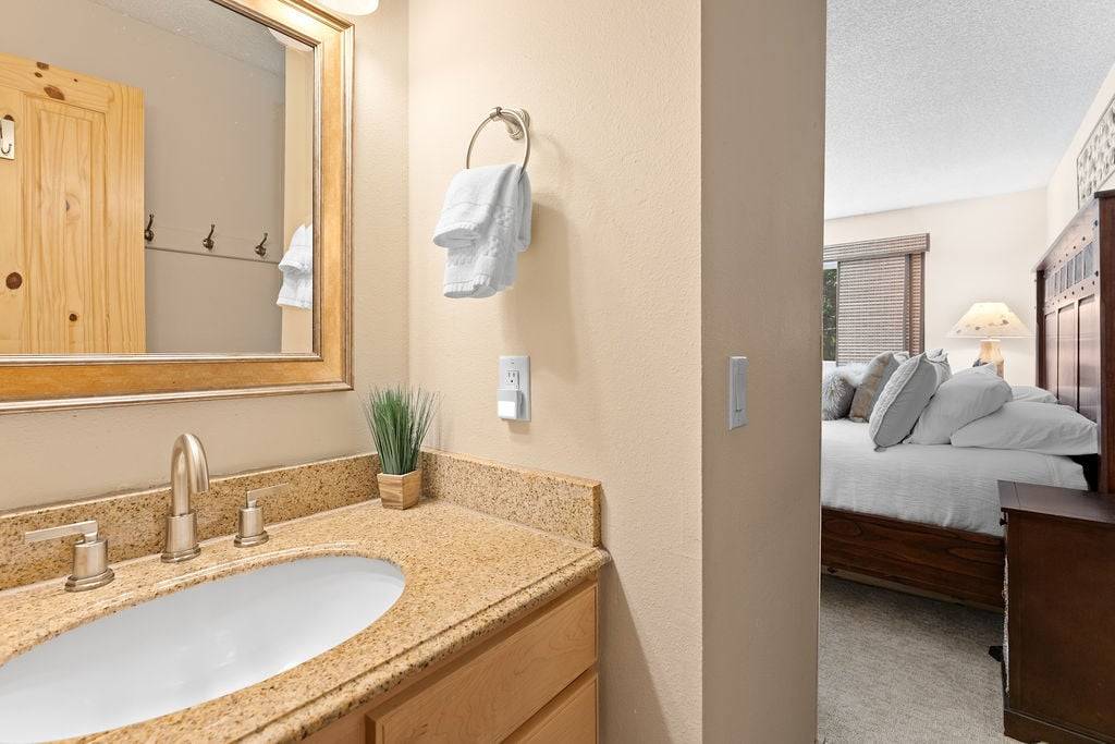 Bathroom - Pine Ridge 15A - Breckenridge Vacation Rental Bathroom - Pine Ridge 15A - Breckenridge Vacation Rental