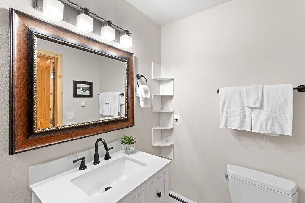 Bathroom - Pine Ridge 15A - Breckenridge Vacation Rental Bathroom - Pine Ridge 15A - Breckenridge Vacation Rental