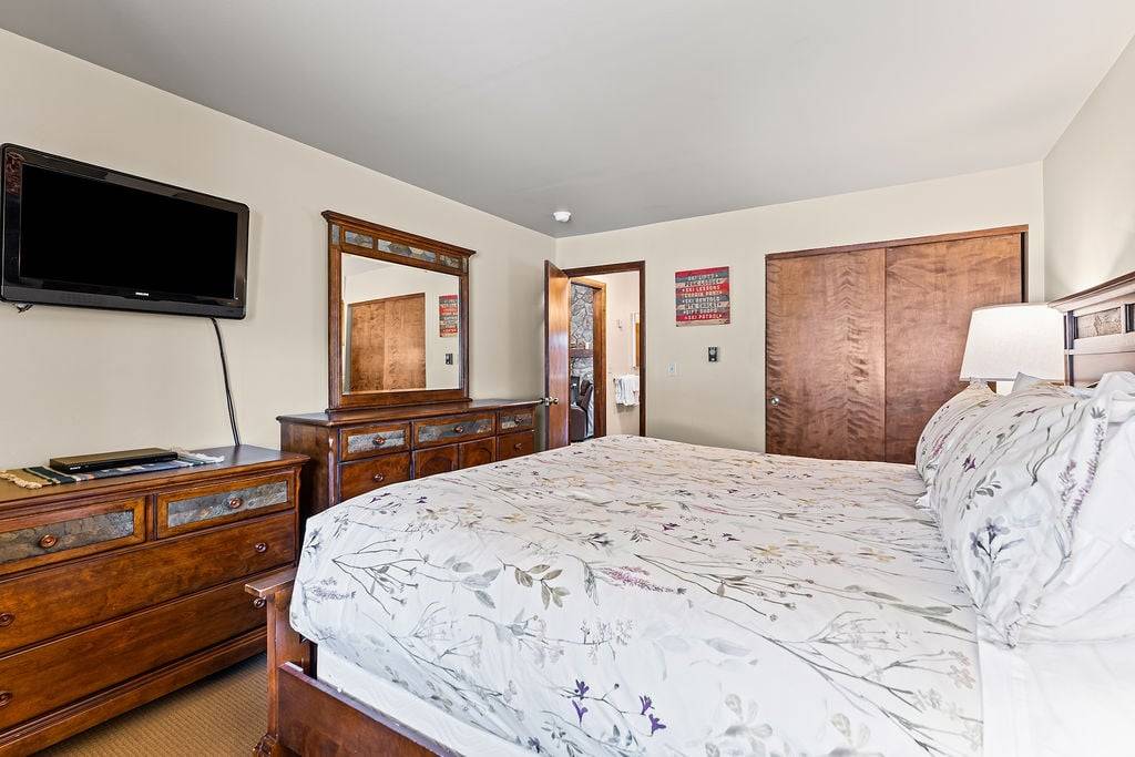 Bedroom - Park Place 304C - Breckenridge Vacation Rental Bedroom - Park Place 304C - Breckenridge Vacation Rental