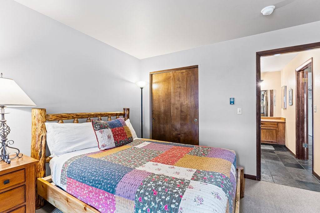 Bedroom - Park Place 304C - Breckenridge Vacation Rental Bedroom - Park Place 304C - Breckenridge Vacation Rental