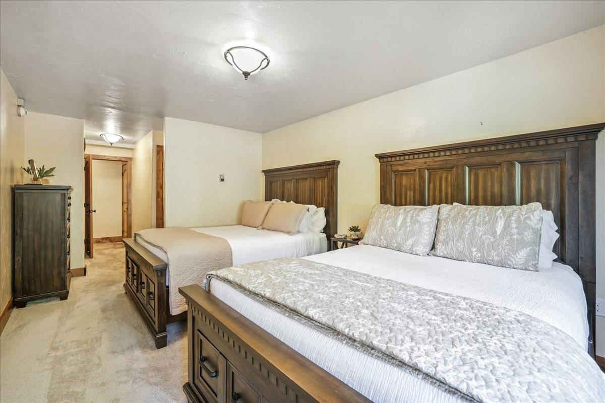 Bedroom - Ski Watch 329 - Breckenridge Vacation Rental Bedroom - Ski Watch 329 - Breckenridge Vacation Rental