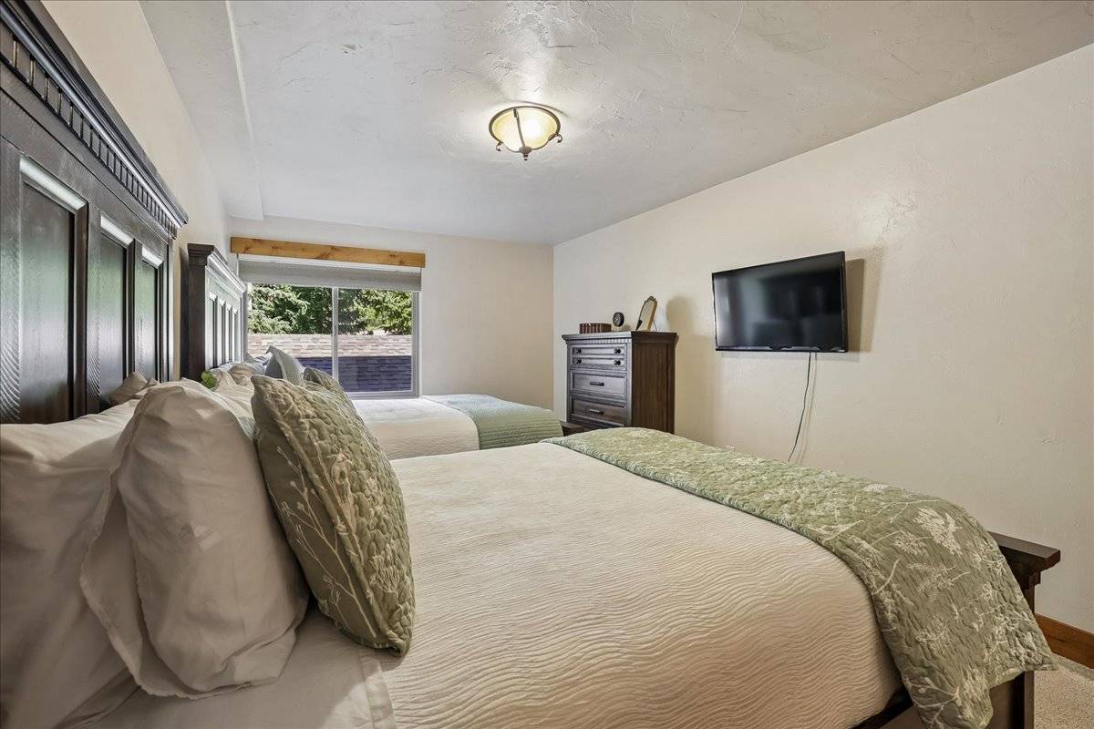 Bedroom - Ski Watch 329 - Breckenridge Vacation Rental Bedroom - Ski Watch 329 - Breckenridge Vacation Rental