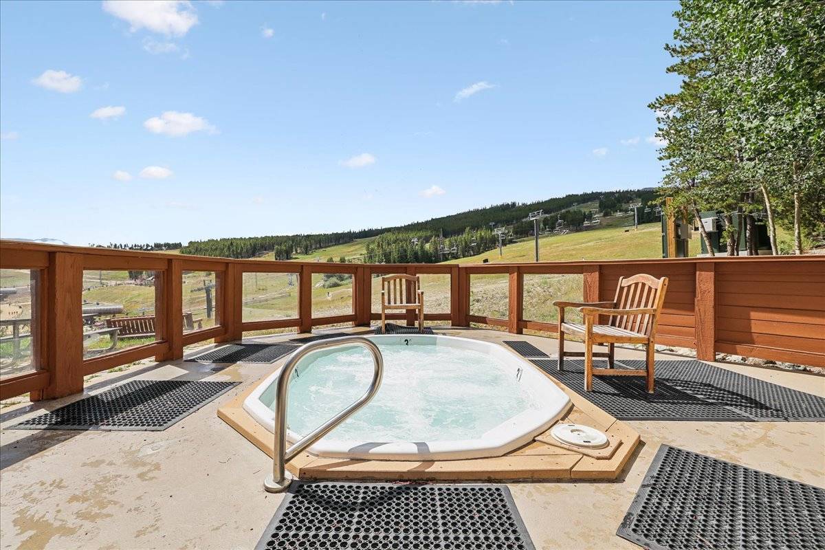 Hot Tub - Ski Watch 329 - Breckenridge Vacation Rental Hot Tub - Ski Watch 329 - Breckenridge Vacation Rental