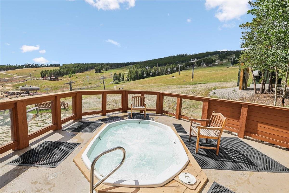 Hot Tub - Ski Watch 329 - Breckenridge Vacation Rental Hot Tub - Ski Watch 329 - Breckenridge Vacation Rental