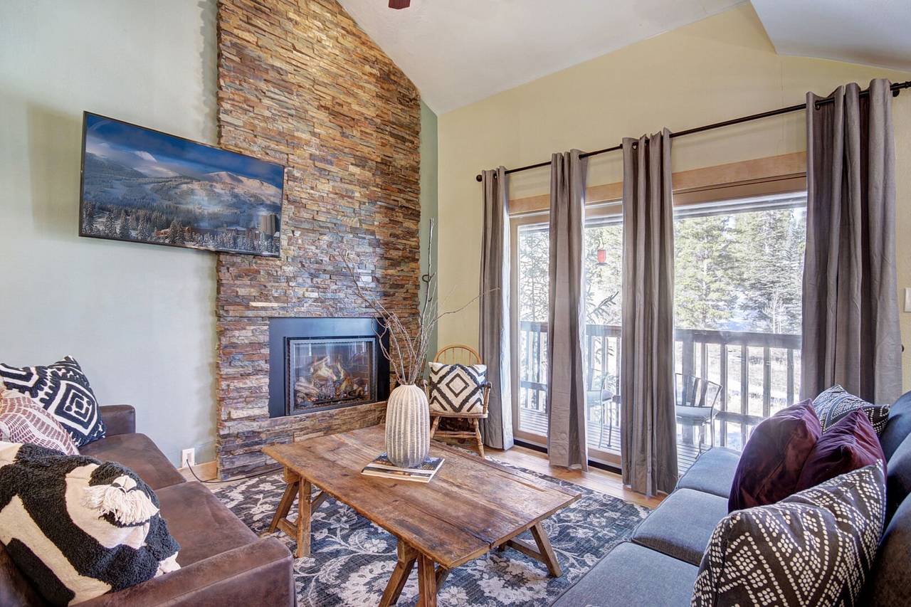 Relax by the gas fireplace after a long day on the slopes - 4 O'Clock Lodge D26 Breckenridge Vacation Rental Relax by the gas fireplace after a long day on the slopes - 4 O'Clock Lodge D26 Breckenridge Vacation Rental