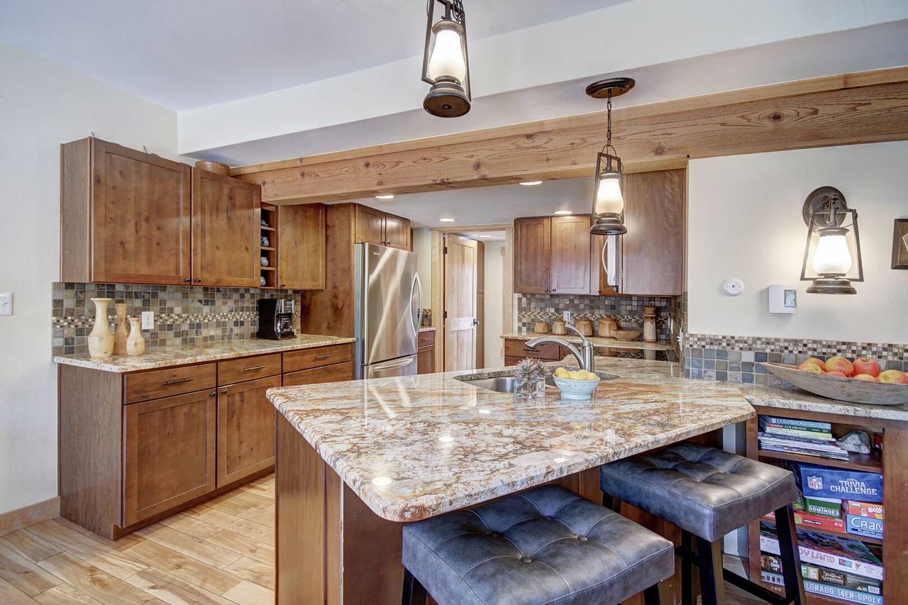 Enjoy cooking meals in the updated kitchen with stainless steel appliances - 4 O'Clock Lodge D26 Breckenridge Vacation Rental Enjoy cooking meals in the updated kitchen with stainless steel appliances - 4 O'Clock Lodge D26 Breckenridge Vacation Rental