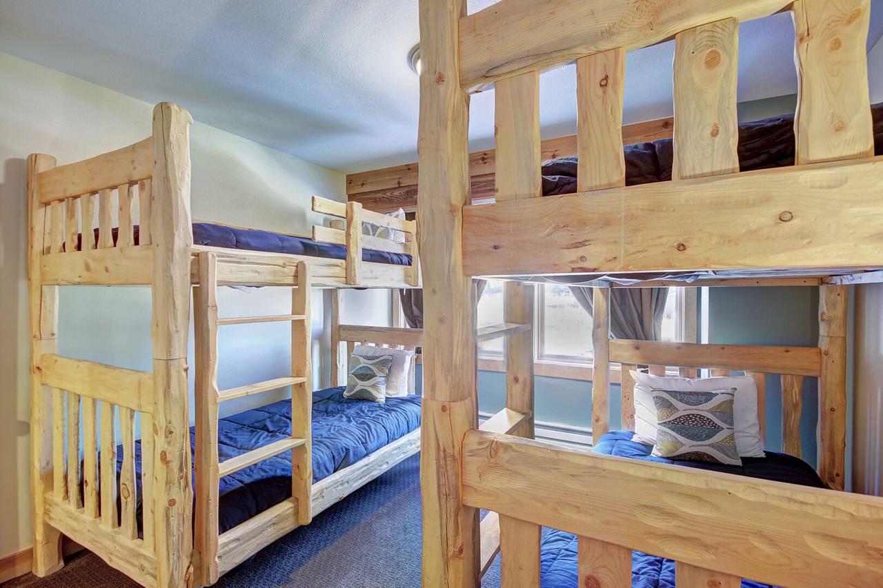 Two twin over twin bunks located in the lower bunk room - 4 O'Clock Lodge D26 Breckenridge Vacation Rental Two twin over twin bunks located in the lower bunk room - 4 O'Clock Lodge D26 Breckenridge Vacation Rental