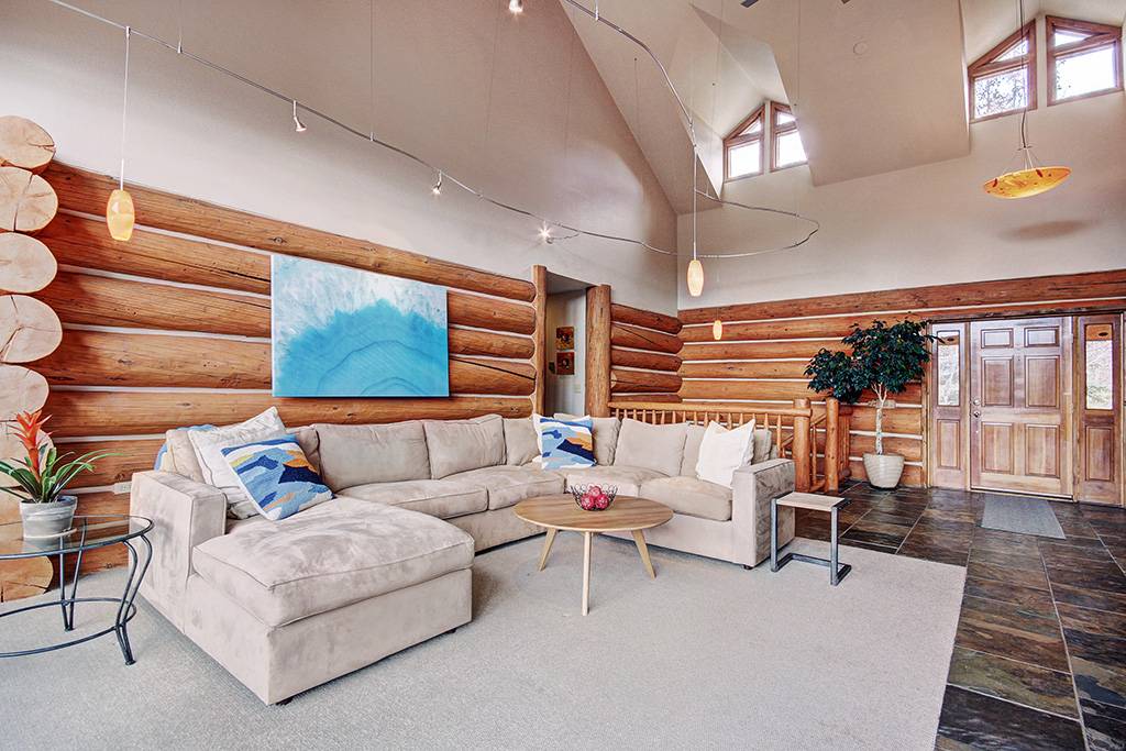 The large sectional sofa allows space for everyone in the spacious living room - 10 Southface -Breckenridge Vacation Rental The large sectional sofa allows space for everyone in the spacious living room - 10 Southface -Breckenridge Vacation Rental