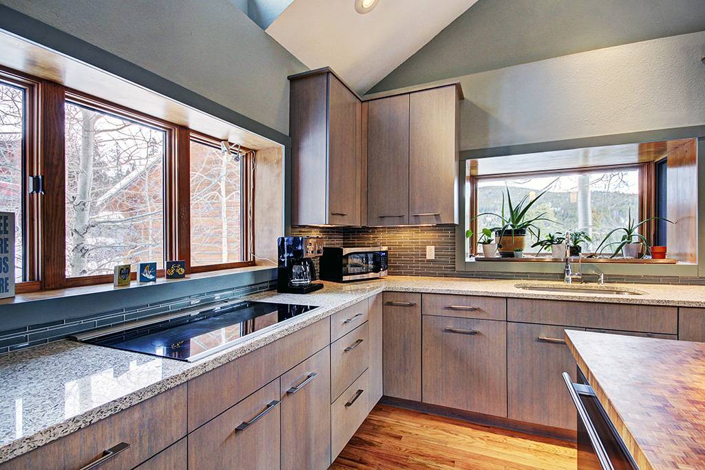 Clean and modern, this kitchen is the ideal place to whip up a snack or full meal - 10 Southface -Breckenridge Vacation Rental Clean and modern, this kitchen is the ideal place to whip up a snack or full meal - 10 Southface -Breckenridge Vacation Rental
