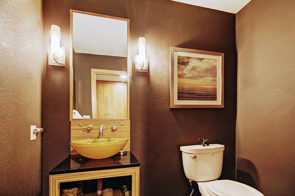 Half bath located on the main level - 10 Southface -Breckenridge Vacation Rental Half bath located on the main level - 10 Southface -Breckenridge Vacation Rental
