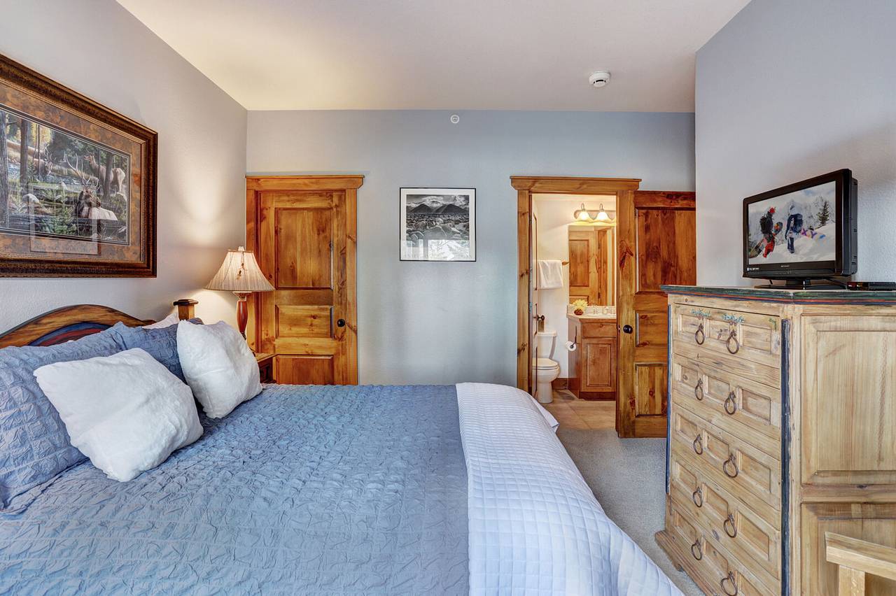 This queen bedroom offers a spacious closet and private bathroom - Amber Sky Breckenridge Vacation Rental This queen bedroom offers a spacious closet and private bathroom - Amber Sky Breckenridge Vacation Rental