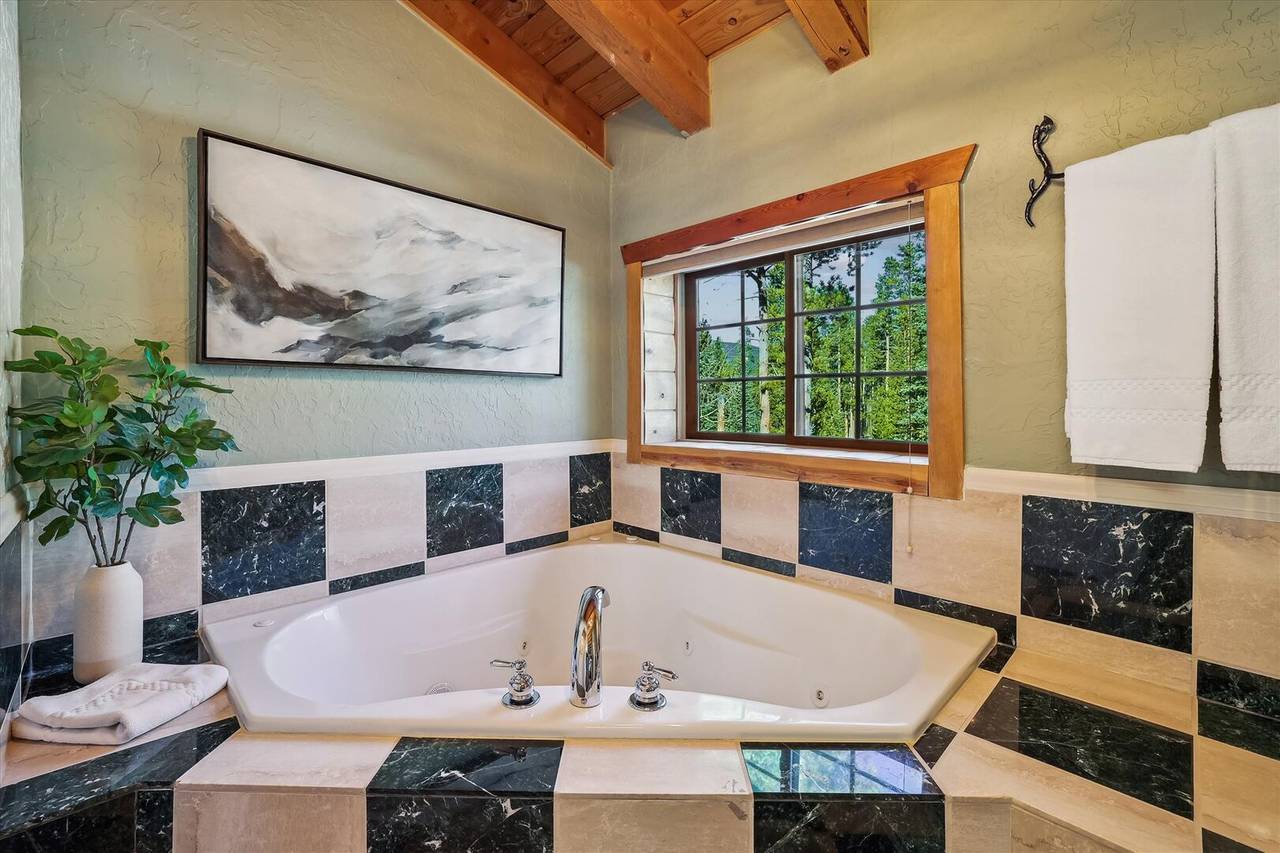 Bathroom, American Way Chalet, Breckenridge Vacation Rental Bathroom, American Way Chalet, Breckenridge Vacation Rental