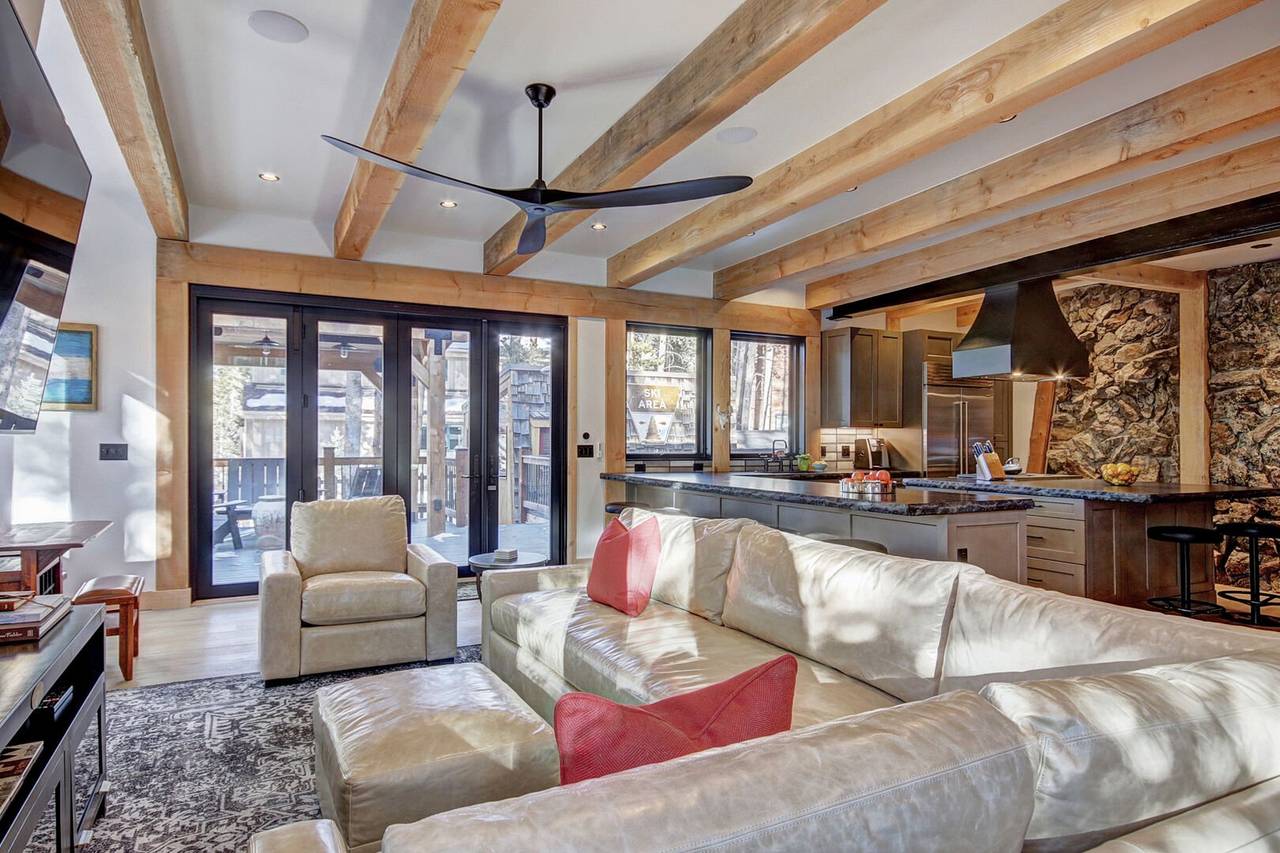 Sink into the comfy living room chairs after your alpine activities - Arrow Darrow Breckenridge Vacation Rental Sink into the comfy living room chairs after your alpine activities - Arrow Darrow Breckenridge Vacation Rental
