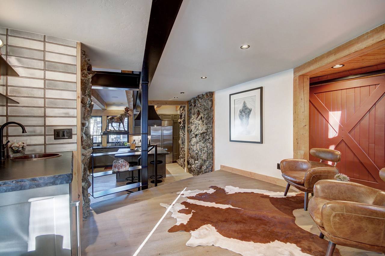 Another view of main level entry area - Arrow Darrow Breckenridge Vacation Rental Another view of main level entry area - Arrow Darrow Breckenridge Vacation Rental