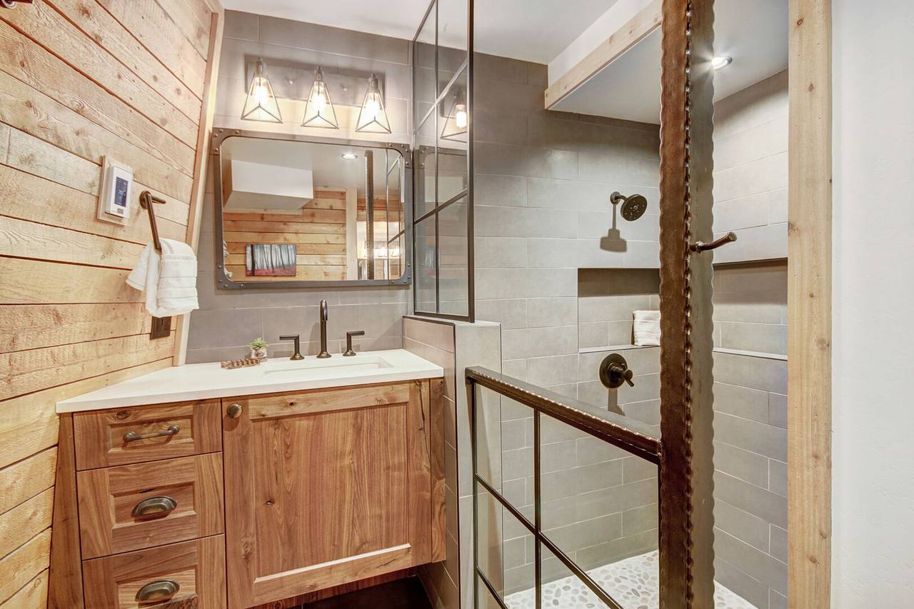 Additional view of main level primary private bath - Arrow Darrow Breckenridge Vacation Rental Additional view of main level primary private bath - Arrow Darrow Breckenridge Vacation Rental