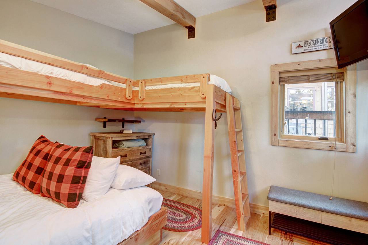 Bungalow bunk room with Twin over Queen bunks and Twin size sleeper chair - Arrow Darrow Breckenridge Vacation Rental Bungalow bunk room with Twin over Queen bunks and Twin size sleeper chair - Arrow Darrow Breckenridge Vacation Rental