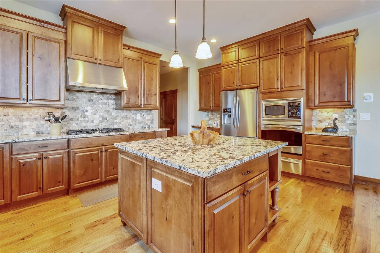 Additional kitchen view - Baldy Mountain Overlook Breckenridge Vacation Rental Additional kitchen view - Baldy Mountain Overlook Breckenridge Vacation Rental