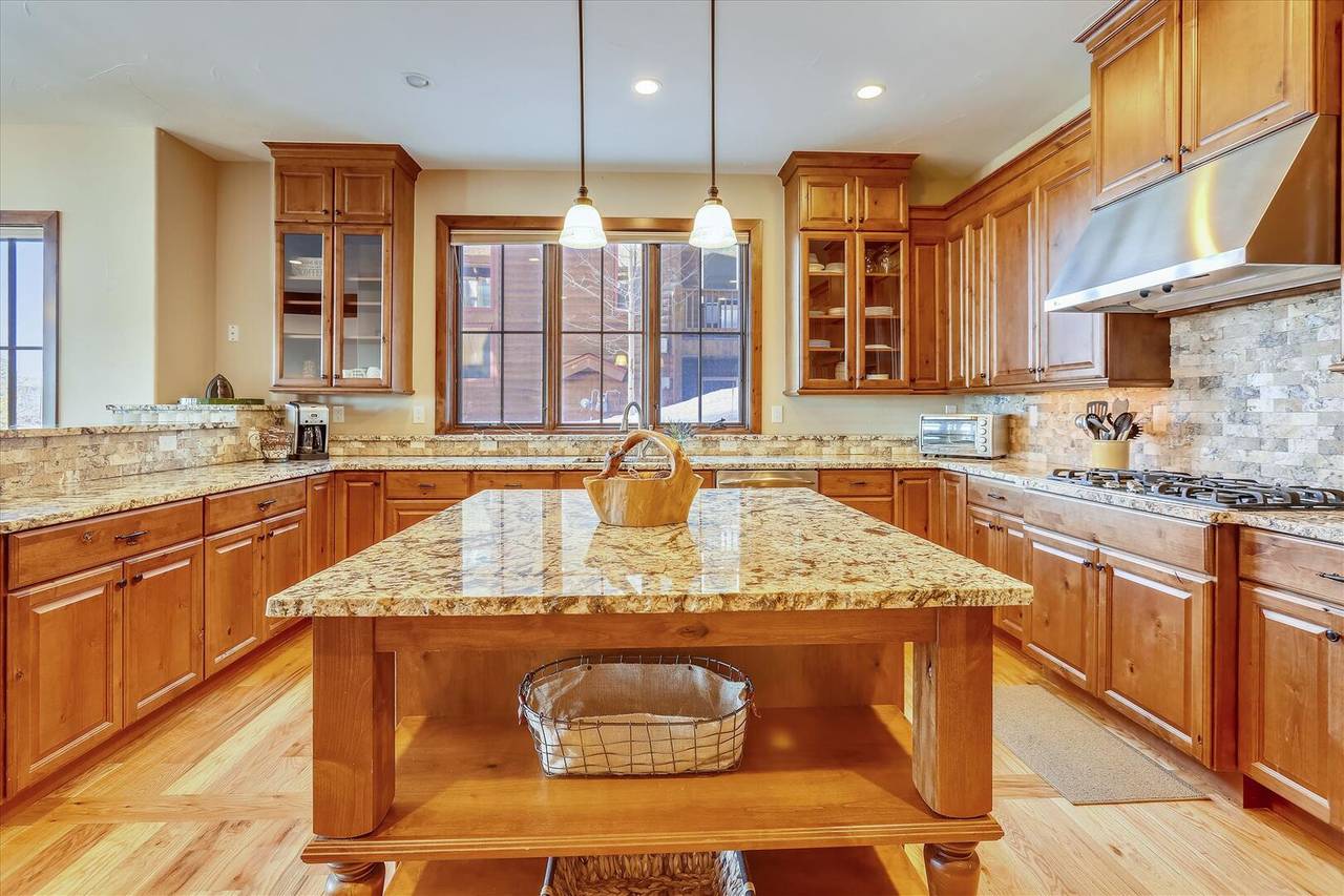 The kitchen has everything needed to for a perfect vacation including a coffee maker, toaster, and slow cooker - Baldy Mountain Overlook Breckenridge Vacation Rental The kitchen has everything needed to for a perfect vacation including a coffee maker, toaster, and slow cooker - Baldy Mountain Overlook Breckenridge Vacation Rental
