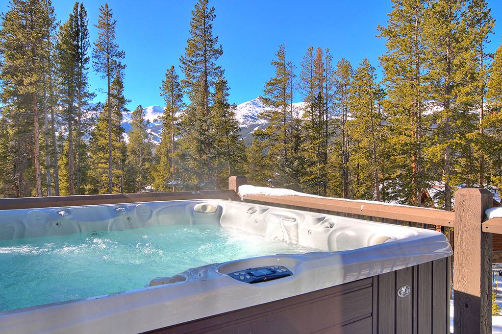 Hot tub - Evergreen Lodge - Breckenridge Vacation Rental Hot tub - Evergreen Lodge - Breckenridge Vacation Rental