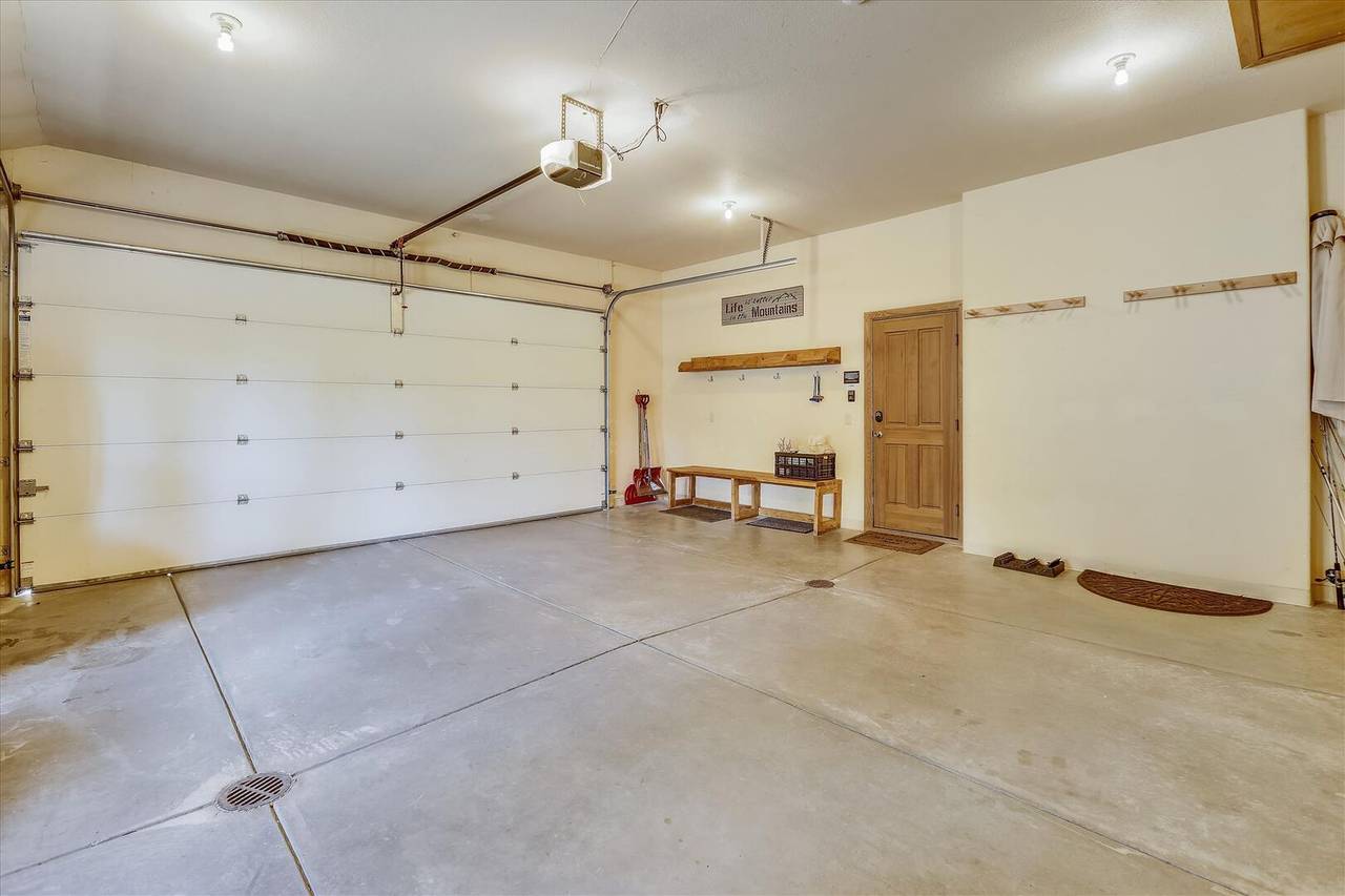 Garage - Evergreen Lodge - Breckenridge Vacation Rental Garage - Evergreen Lodge - Breckenridge Vacation Rental