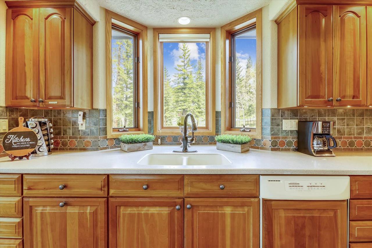 Kitchen - Evergreen Lodge - Breckenridge Vacation Rental Kitchen - Evergreen Lodge - Breckenridge Vacation Rental