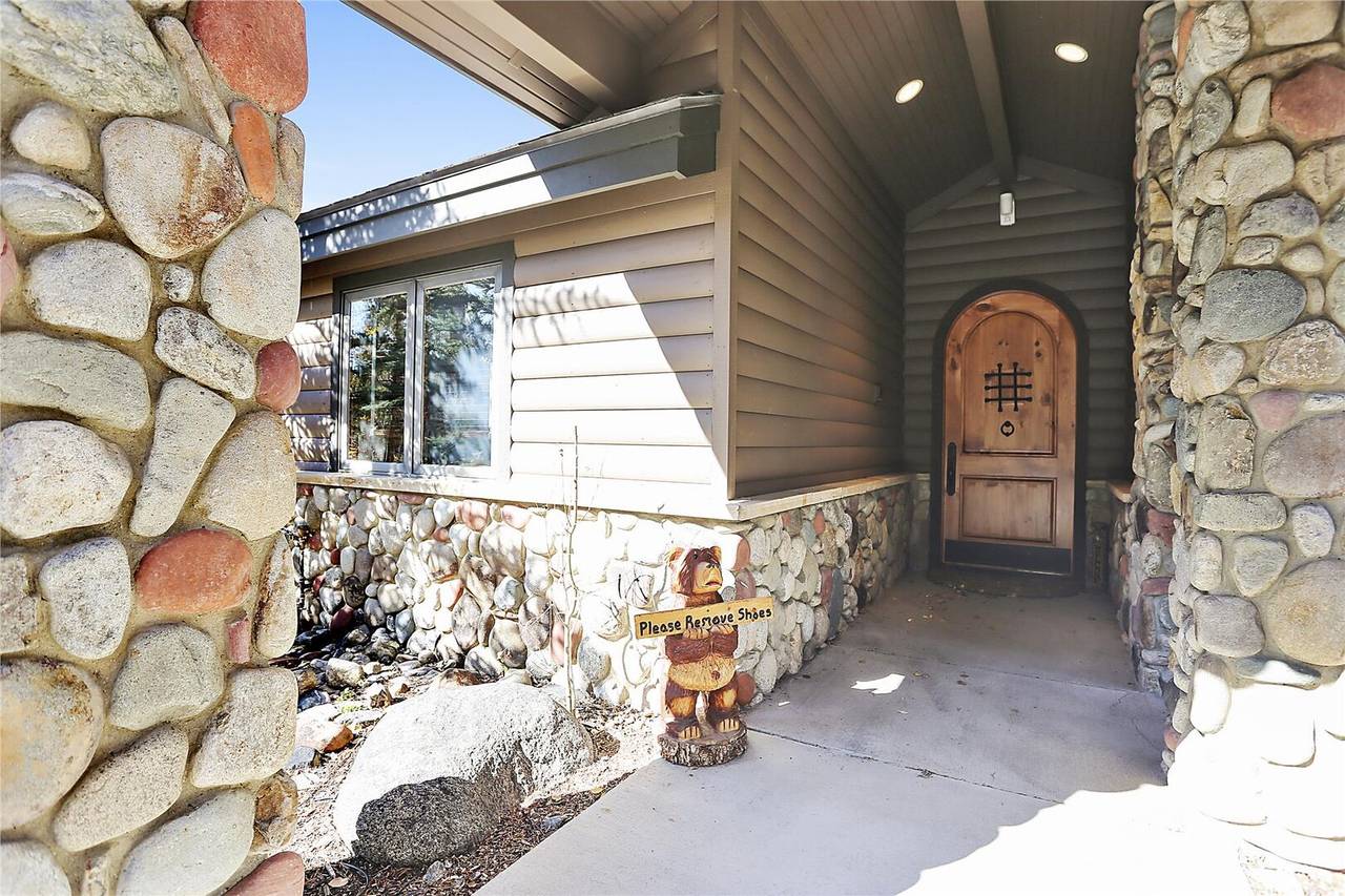 Entry - Evergreen Lodge - Breckenridge Vacation Rental Entry - Evergreen Lodge - Breckenridge Vacation Rental