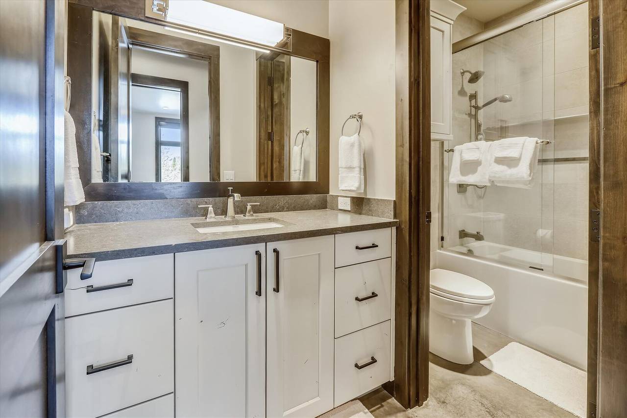 Bathroom - Barton Creek Vista Breckenridge Vacation Rental Bathroom - Barton Creek Vista Breckenridge Vacation Rental