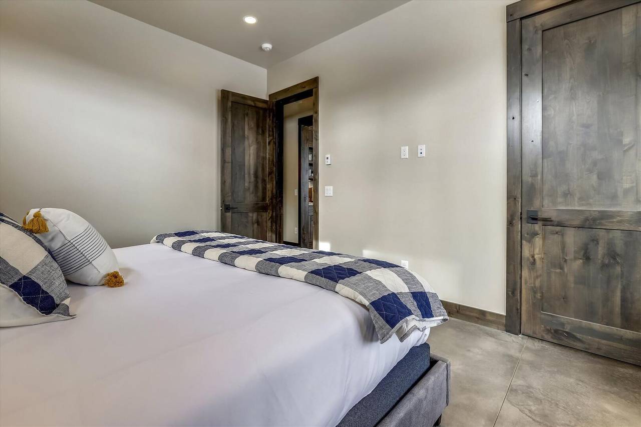 Bedroom - Barton Creek Vista Breckenridge Vacation Rental Bedroom - Barton Creek Vista Breckenridge Vacation Rental