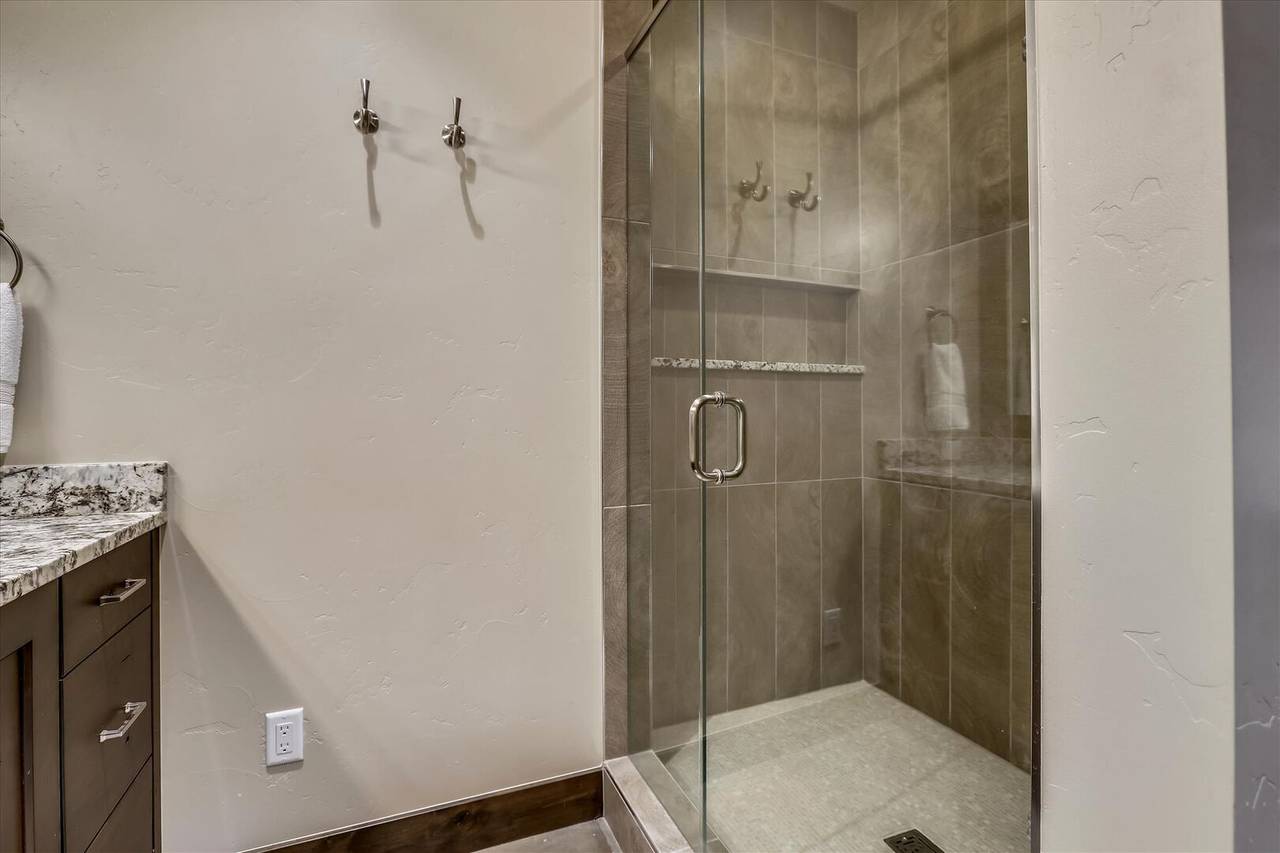 Bathroom - Barton Creek Vista Breckenridge Vacation Rental Bathroom - Barton Creek Vista Breckenridge Vacation Rental