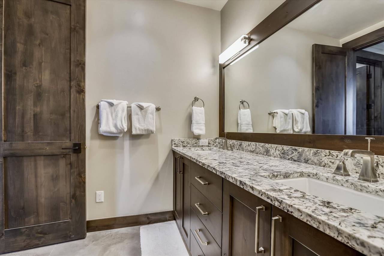 Bathroom - Barton Creek Vista Breckenridge Vacation Rental Bathroom - Barton Creek Vista Breckenridge Vacation Rental