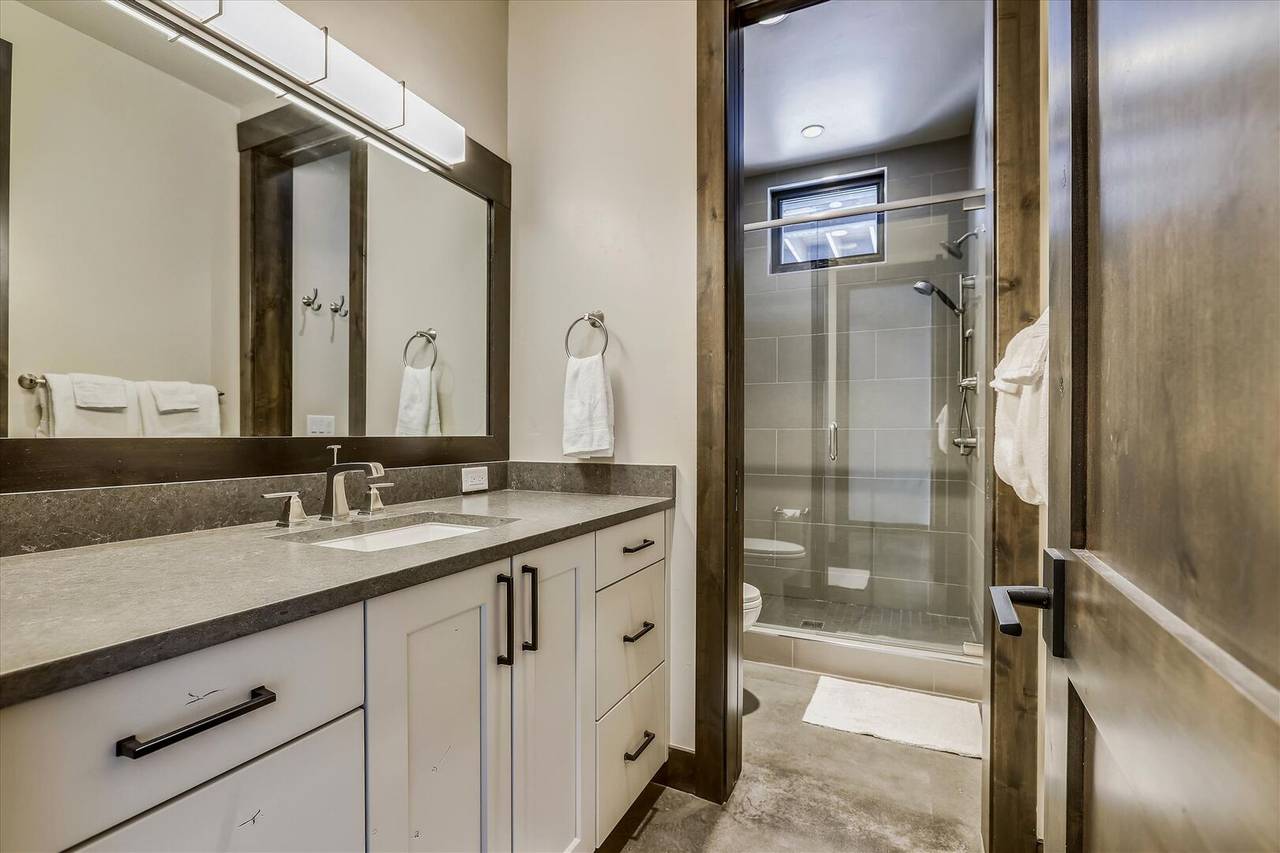 Bathroom - Barton Creek Vista Breckenridge Vacation Rental Bathroom - Barton Creek Vista Breckenridge Vacation Rental